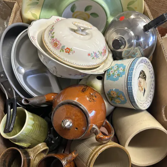 Box Of Pottery & Crockery Items