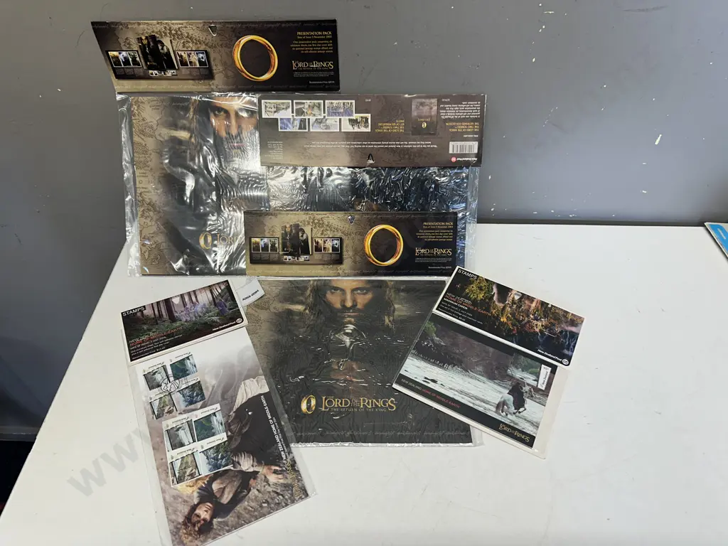 LOTR - 3 x The Return of the King Presentation Packs Stamps 2003, Home Of Middle Earth 2004 FDC & MC Packs NZPO (Sealed) Image 1++