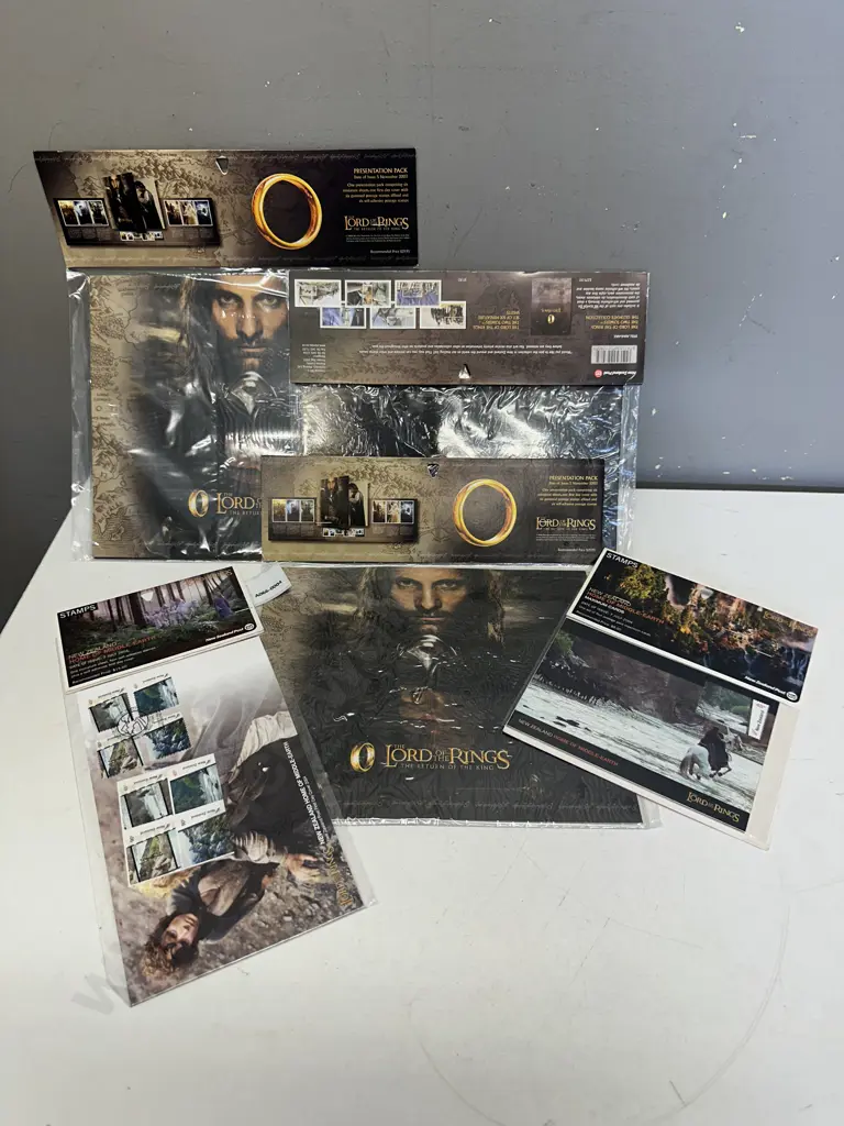 LOTR - 3 x The Return of the King Presentation Packs Stamps 2003, Home Of Middle Earth 2004 FDC & MC Packs NZPO (Sealed) Image 1++