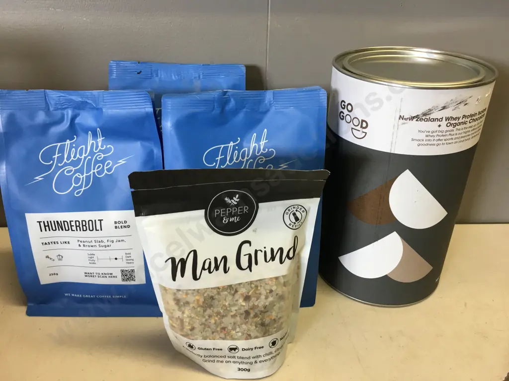 Flight Coffee Thunderbolt 3 x 250g, Man Grind 300g, Go Good 1Kg Image 1++