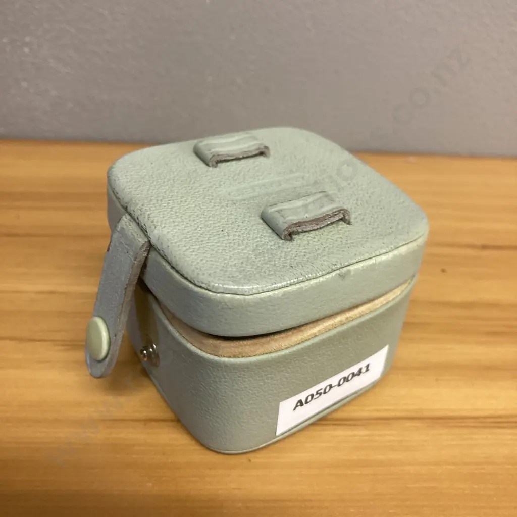 Rollei Rolleilux Lens Hood with Exposure Meter, Instructions & Case Image 1++