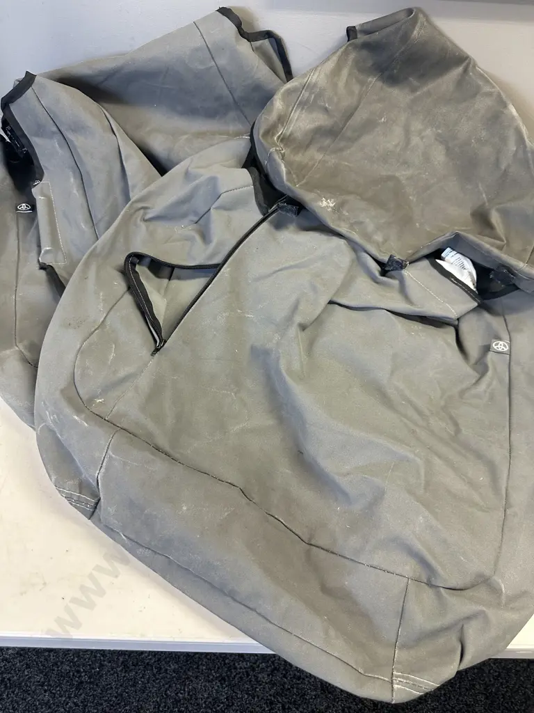 Pair of Toyota Genuine Canvas Seat Covers Image 1++