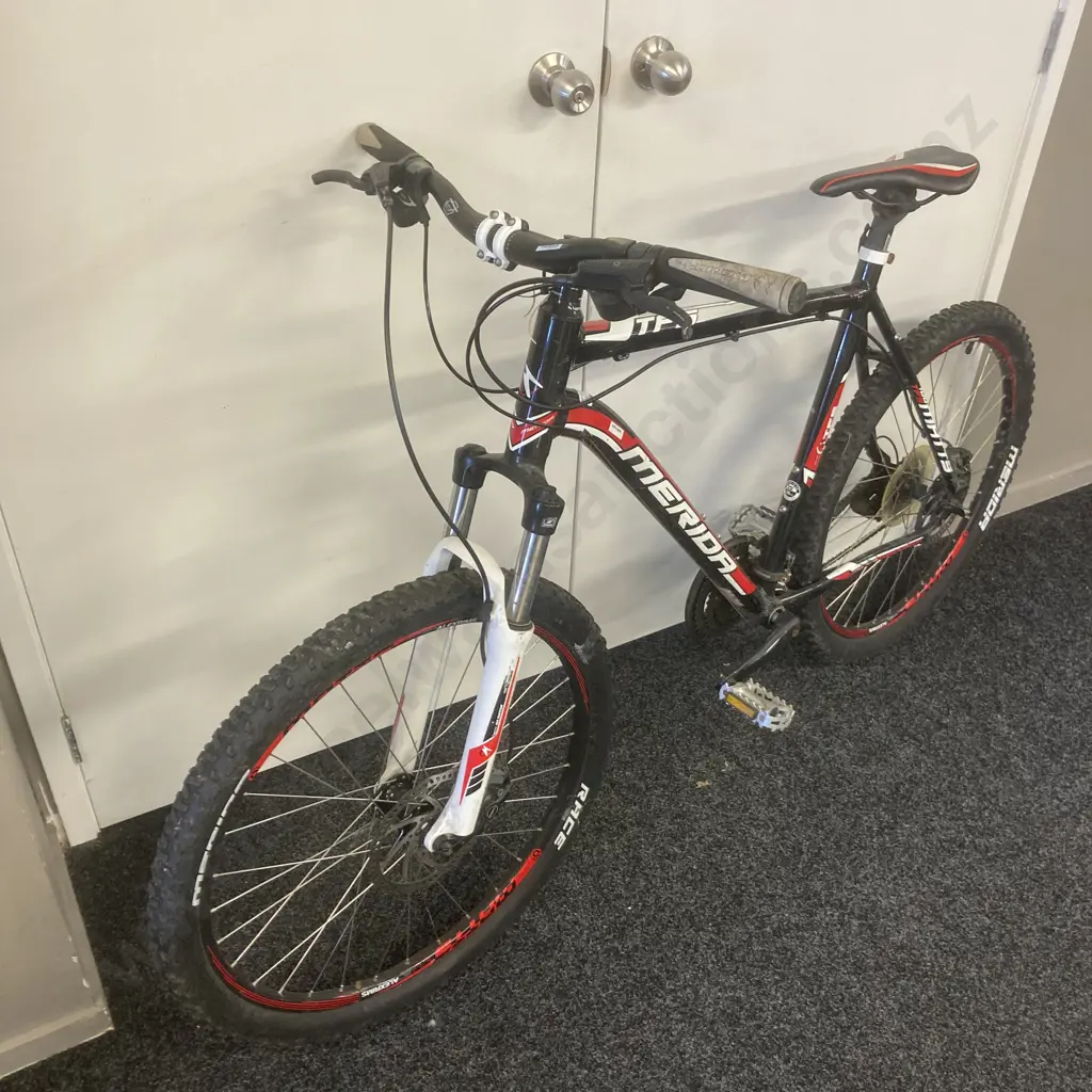 Merida Matts 100 TFS Bike, Black / Red / White Image 1++