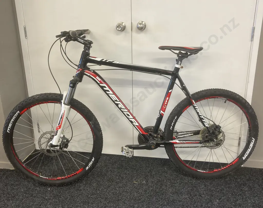Merida Matts 100 TFS Bike, Black / Red / White Image 1++
