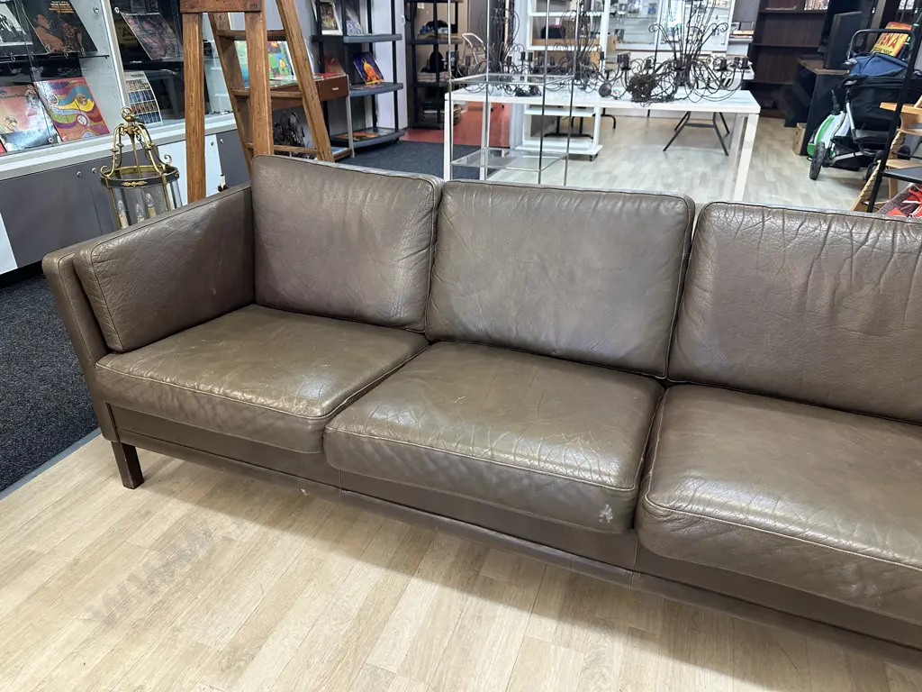 Mid Century Dark Green Leather Corner Sofa - 3 Piece. H80 L280 & 220cm From Corner Image 1++