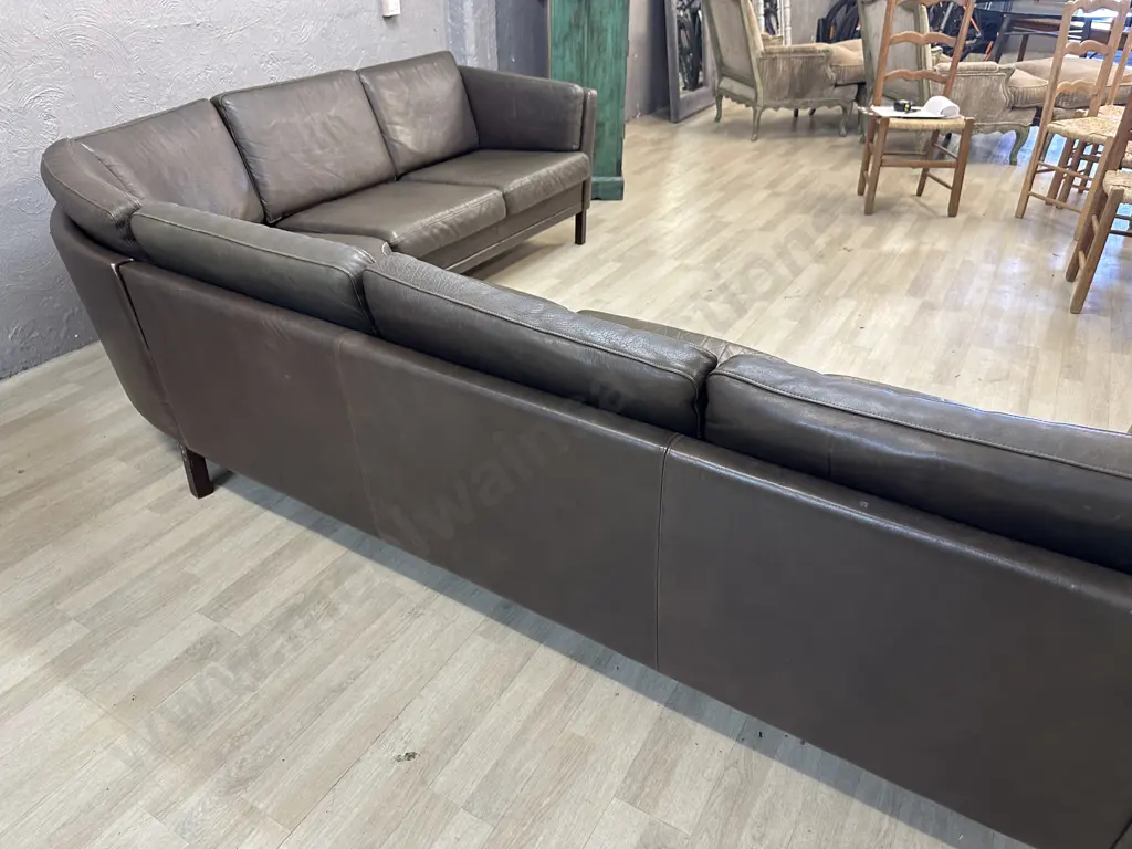 Mid Century Dark Green Leather Corner Sofa - 3 Piece. H80 L280 & 220cm From Corner Image 1++