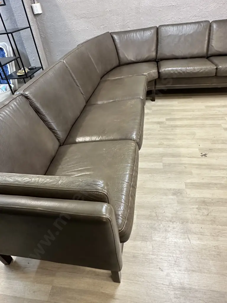 Mid Century Dark Green Leather Corner Sofa - 3 Piece. H80 L280 & 220cm From Corner Image 1++