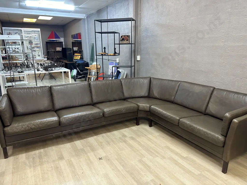 Mid Century Dark Green Leather Corner Sofa - 3 Piece. H80 L280 & 220cm From Corner Image 1++