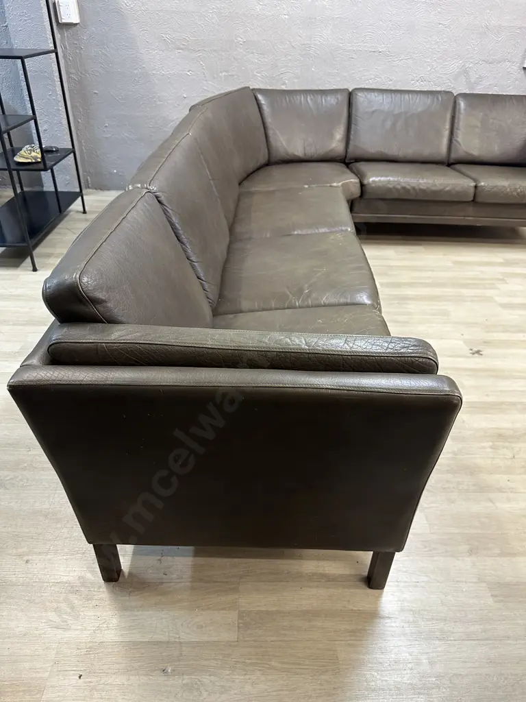 Mid Century Dark Green Leather Corner Sofa - 3 Piece. H80 L280 & 220cm From Corner Image 1++
