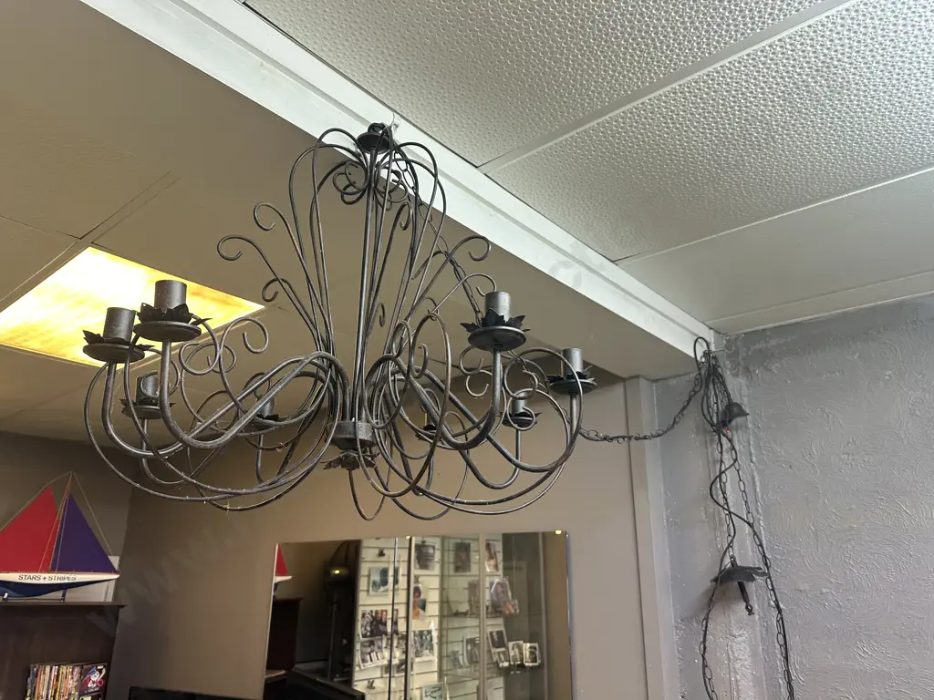 Vintage Ornate Metal Round Chandelier 8 Bulb Leaf Detail Image 1++