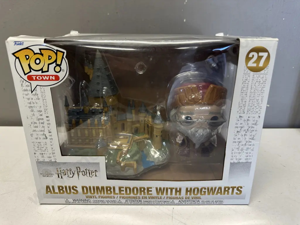 Albus Dumbledore With Hogwarts Funko Pop Vinyl, Boxed Image 1++