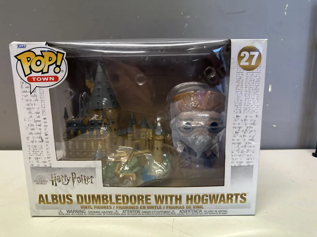 Albus Dumbledore With Hogwarts Funko Pop Vinyl, Boxed Image 1++