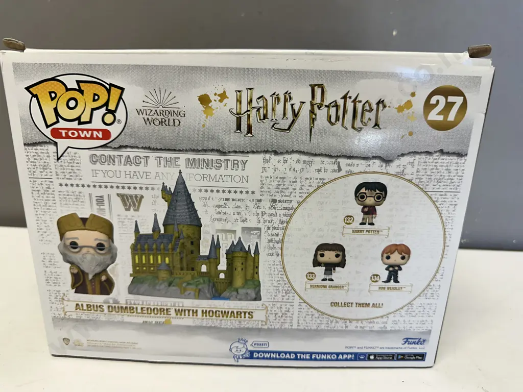 Albus Dumbledore With Hogwarts Funko Pop Vinyl, Boxed Image 1++