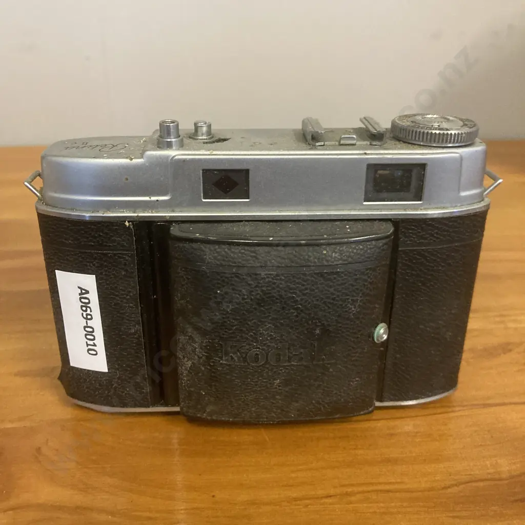 Kodak Retina IIc Camera With 50mm f/2.8 Schneider Kreuznach Retina Xenon C Lens Synchro. No.709204 Image 1++