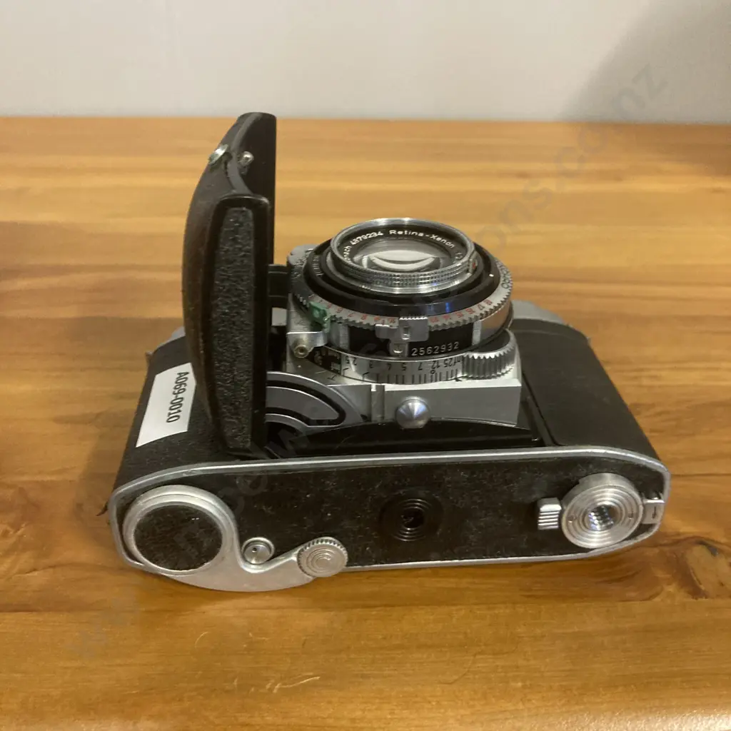 Kodak Retina IIc Camera With 50mm f/2.8 Schneider Kreuznach Retina Xenon C Lens Synchro. No.709204 Image 1++