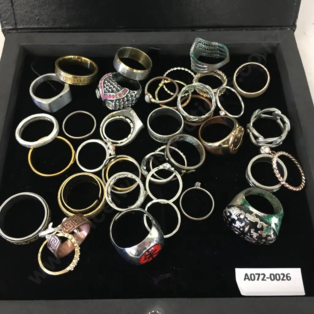 Large Selection Of Costume Jewellery Rings Image 1++