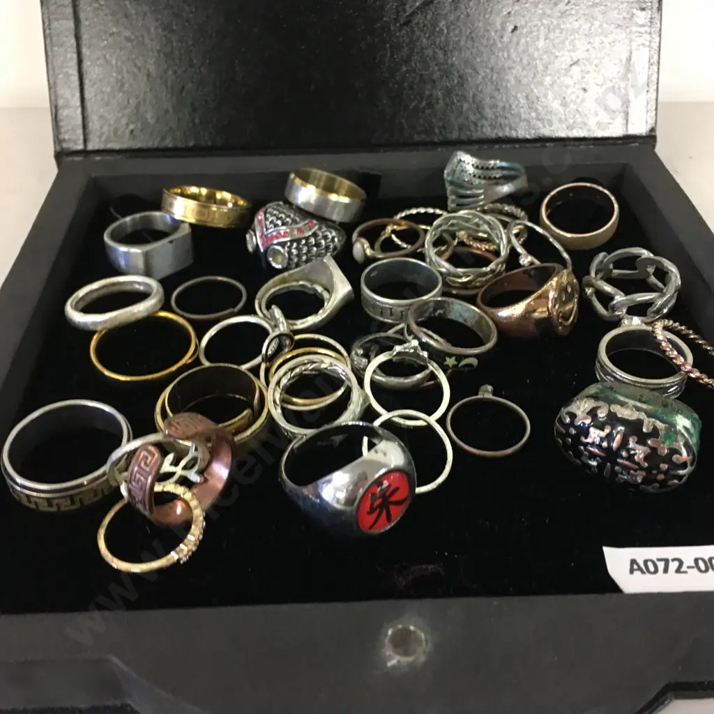 Large Selection Of Costume Jewellery Rings Image 1++