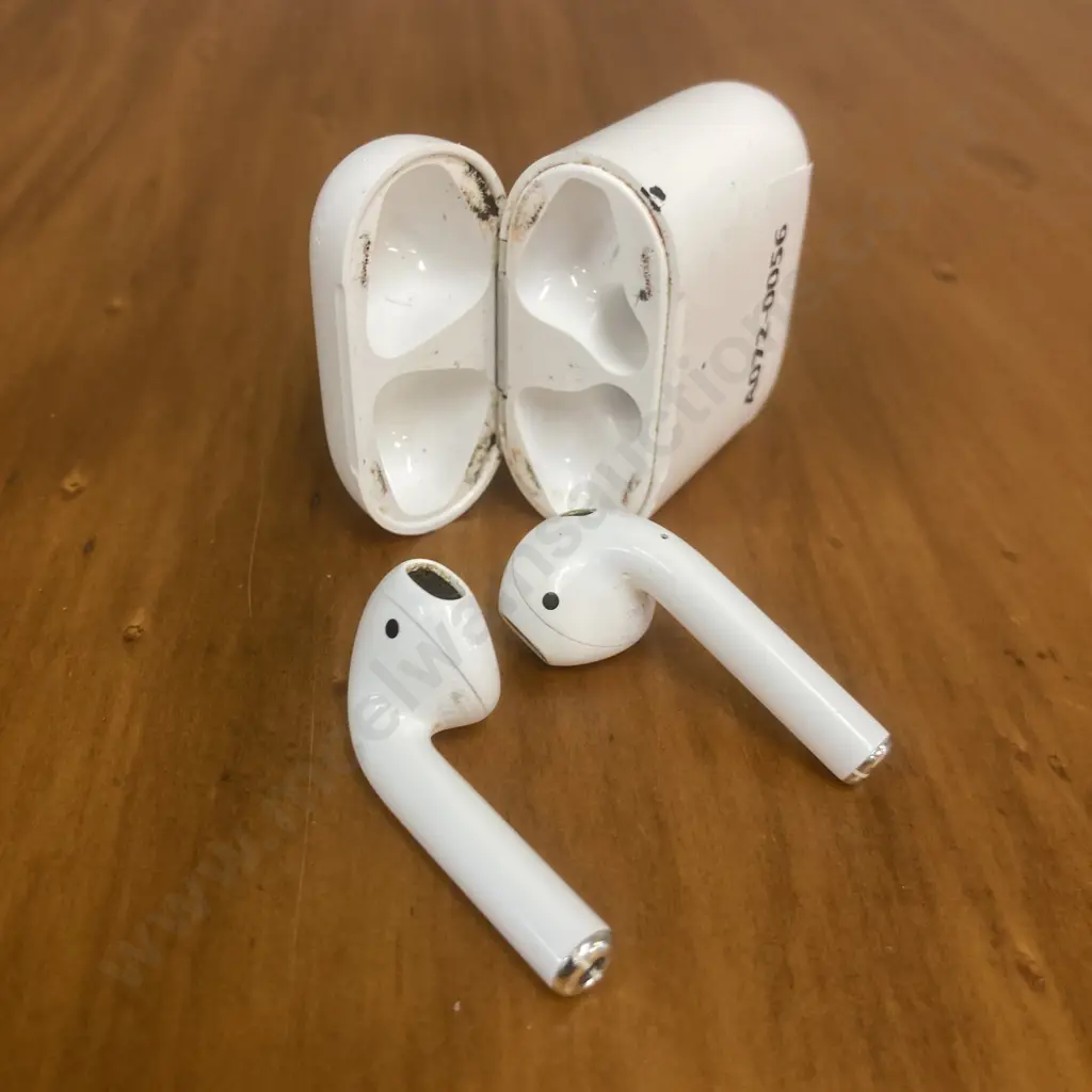 AirPods 2 (A2032) With Charging Case Image 1++