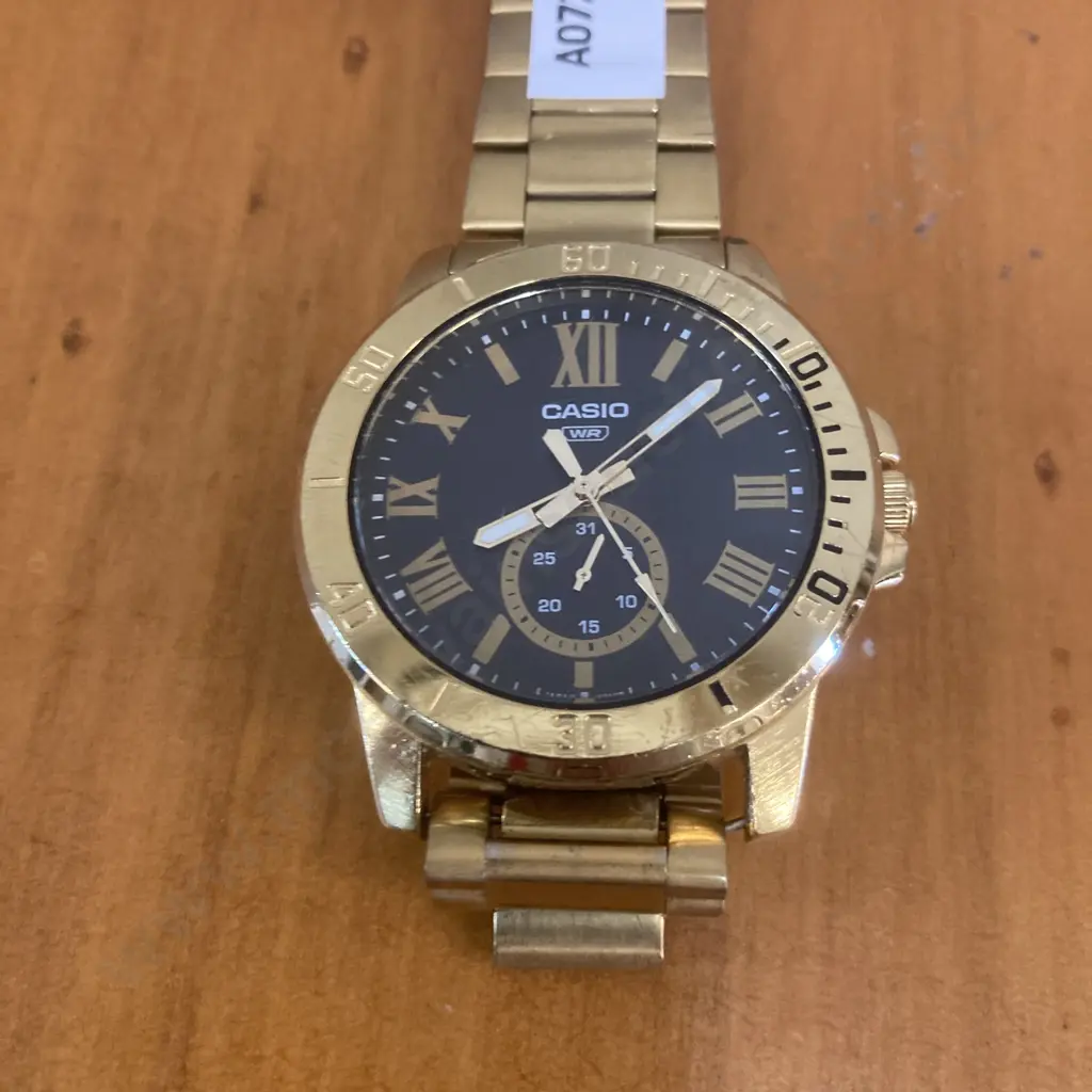 Casio MTP-VD200 Gold Colour Roman Numeral Stainless Steel Analog Quartz Mens Watch Image 1++
