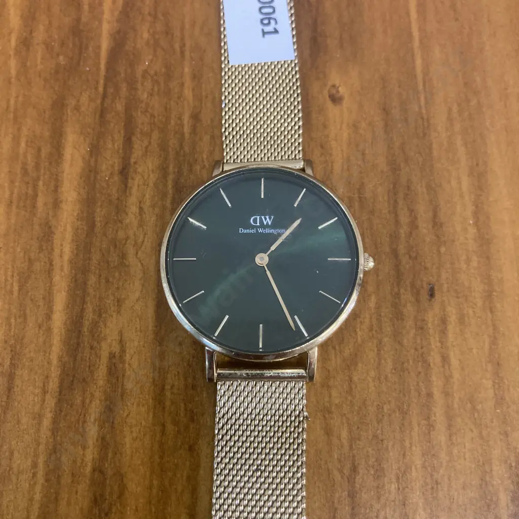Daniel Wellington Petite Emerald 28 Green Watch Image 1++