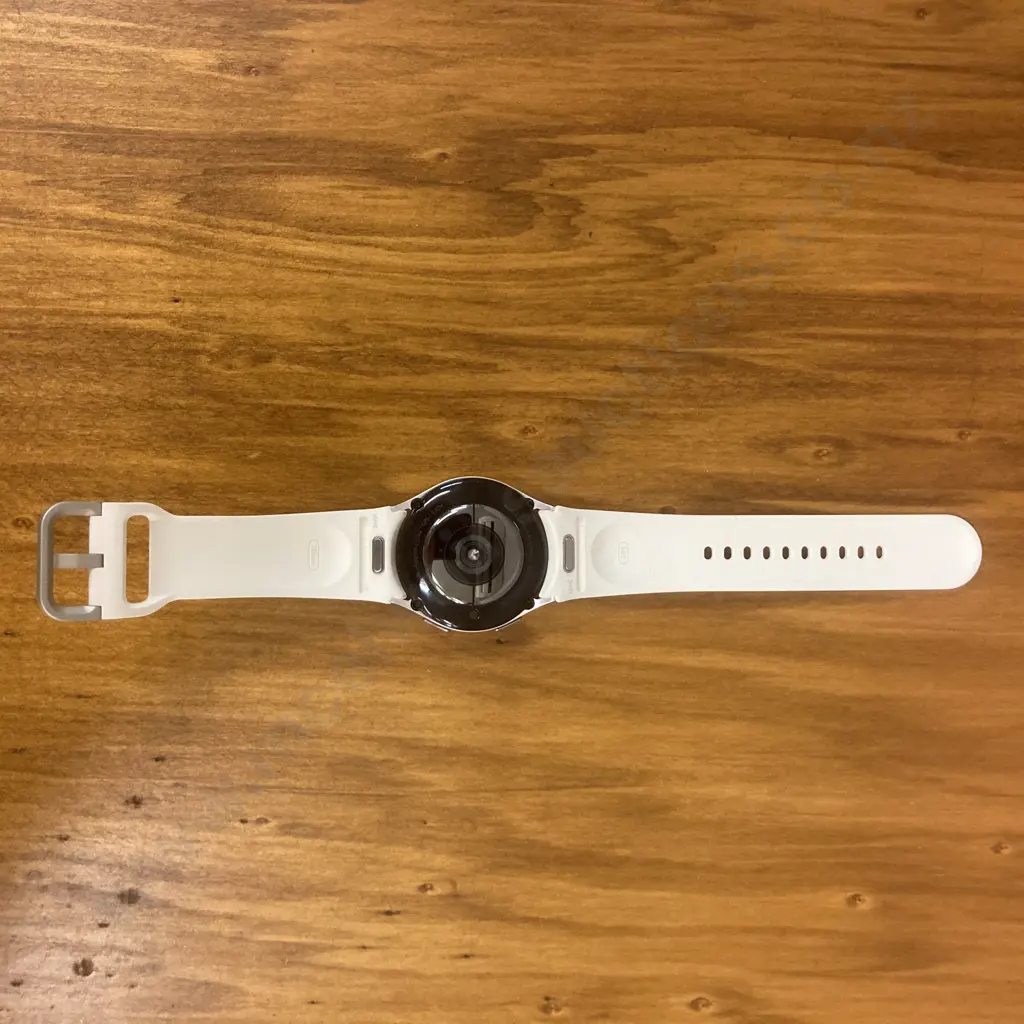 Samsung Galaxy Watch6 Bluetooth (40mm) Sapphire Crystal, GPS. Serial #RFAW81HMYPA Image 1++