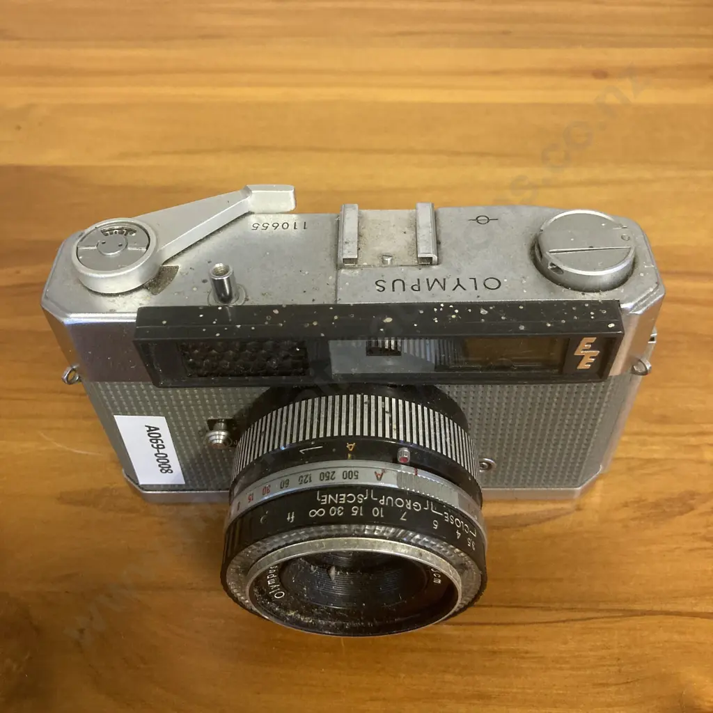 Vintage Olympus Auto Eye II EE Film Camera D Zuiko 43mm f2.5 Lens Image 1++