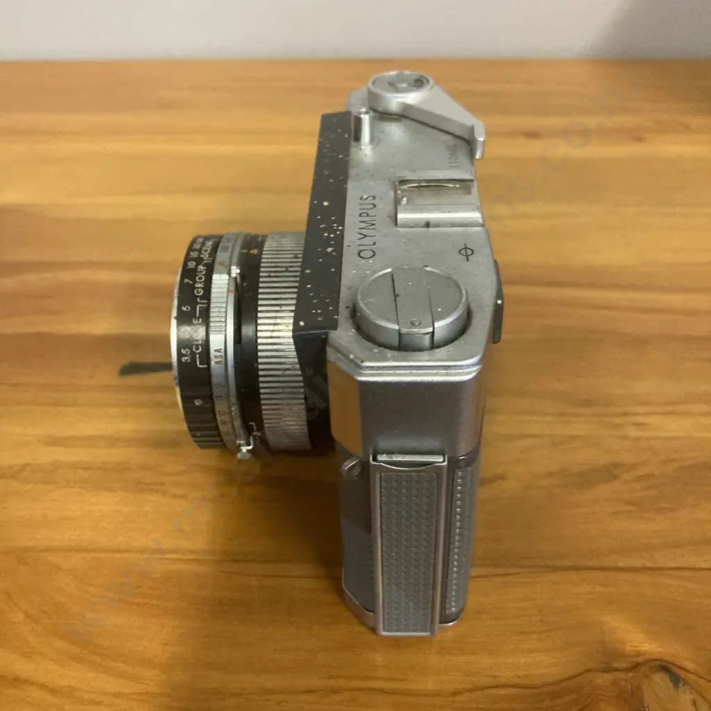Vintage Olympus Auto Eye II EE Film Camera D Zuiko 43mm f2.5 Lens Image 1++