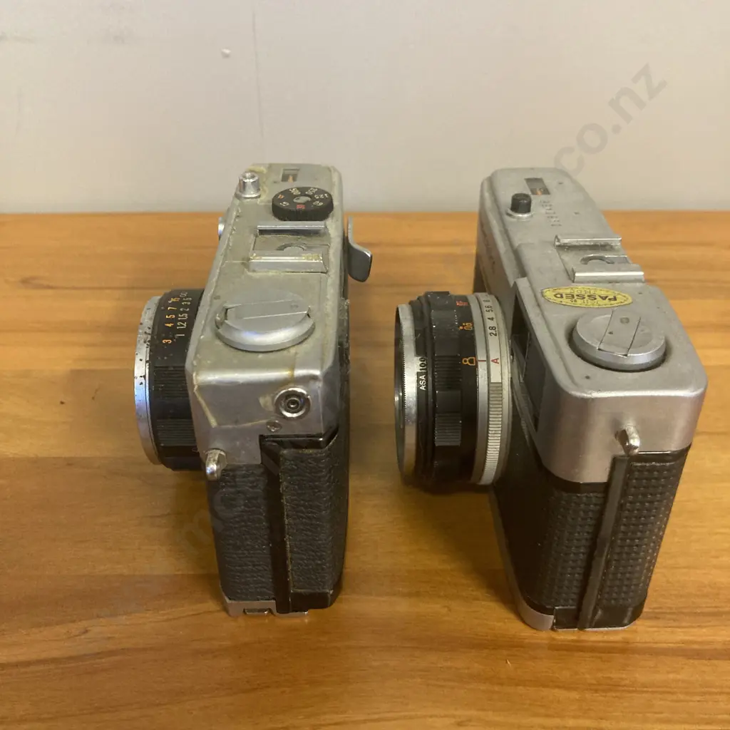 Vintage Olympus Trip 35 Film Camera With D.Zuiko 40mm f2.8 Lens & Olympus 35 RC With D.Zuiko 42mm f2.8 Lens - Japan Image 1++