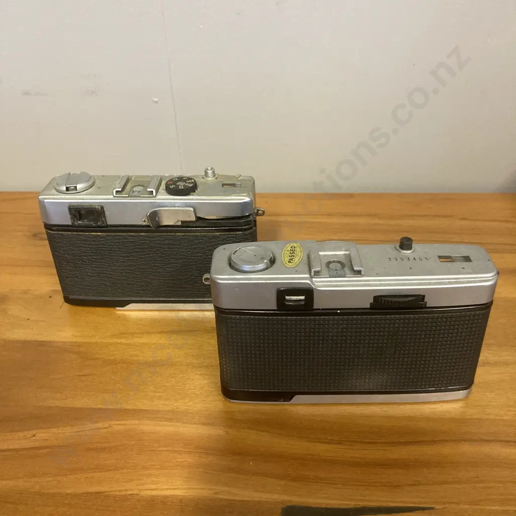 Vintage Olympus Trip 35 Film Camera With D.Zuiko 40mm f2.8 Lens & Olympus 35 RC With D.Zuiko 42mm f2.8 Lens - Japan Image 1++