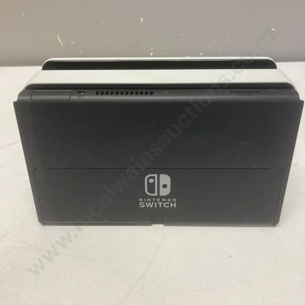 Nintendo Switch – OLED Model  HEG-001 With Dock HEG-007 (No Controllers or Leads) Image 1++