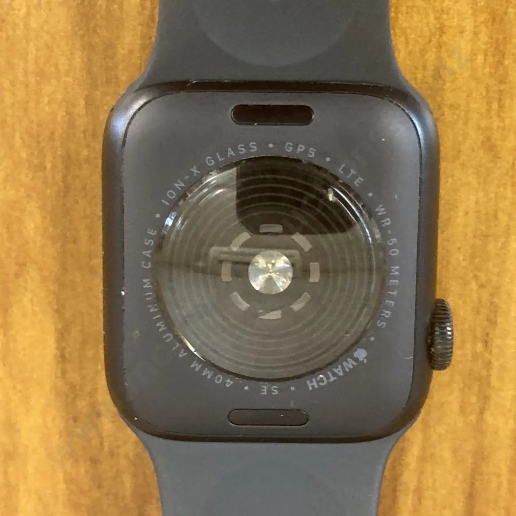 Apple Watch SE (40mm) GPS, LTE, Black & Grey Image 1++