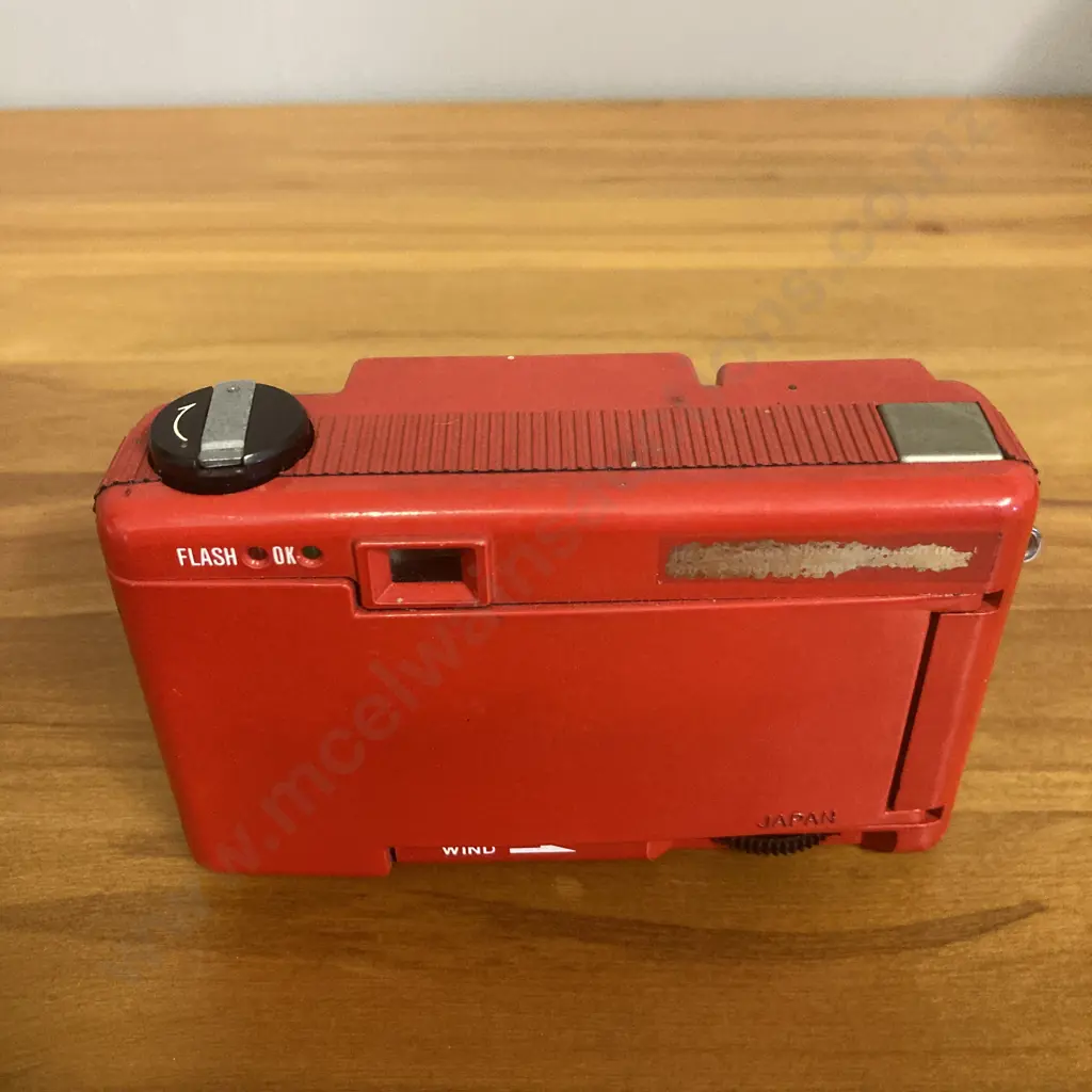 Vintage 1980s Red Chinon Micro 35 EF Folding Front 35mmCamera Image 1++
