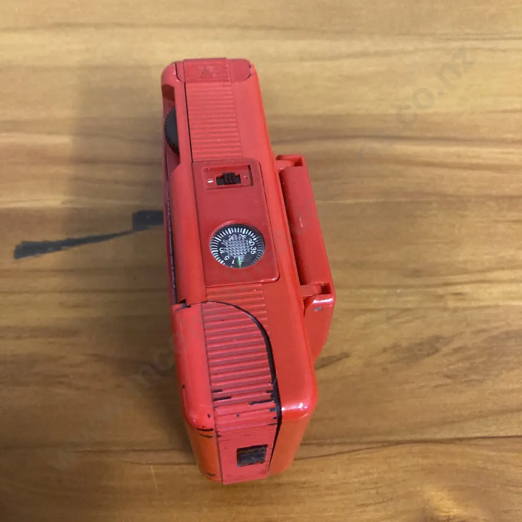 Vintage 1980s Red Chinon Micro 35 EF Folding Front 35mmCamera Image 1++