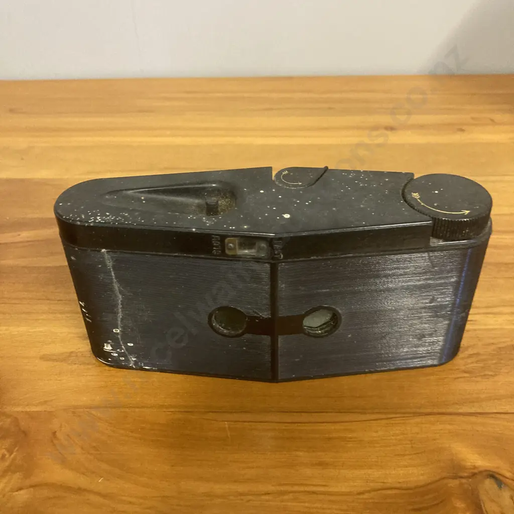 Purma Special Bakelite Snapshot Camera, 127 Roll Film - Made In England 1937 to 1951 Image 1++