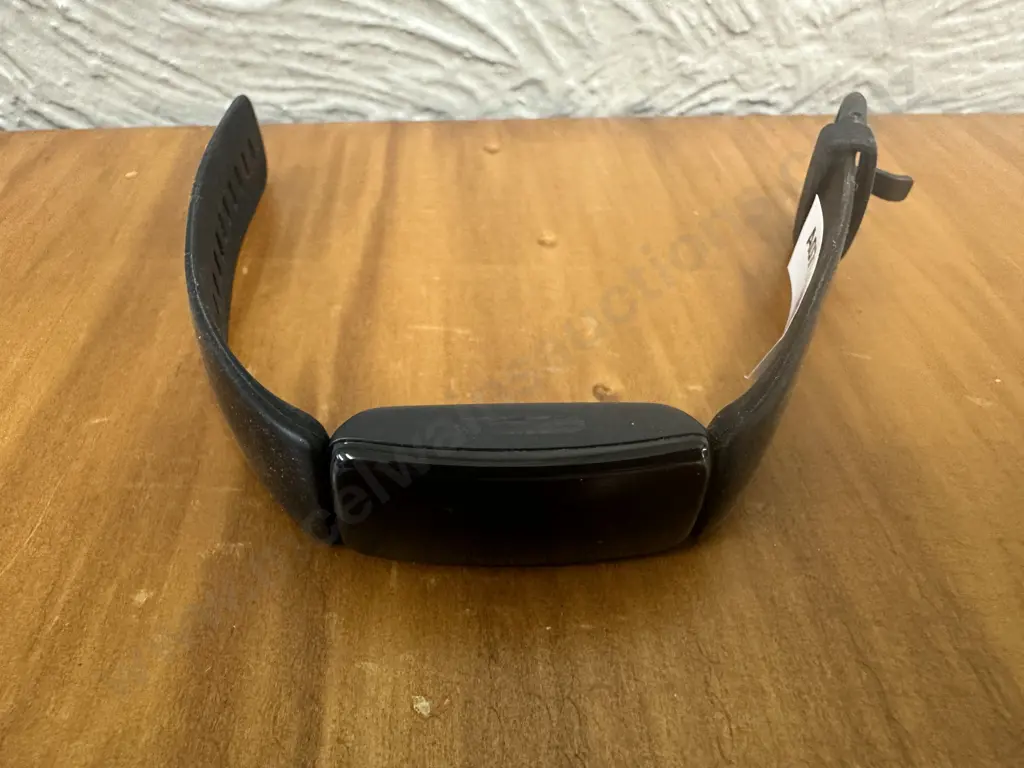 Fit Bit Watch With Black Strap Image 1++