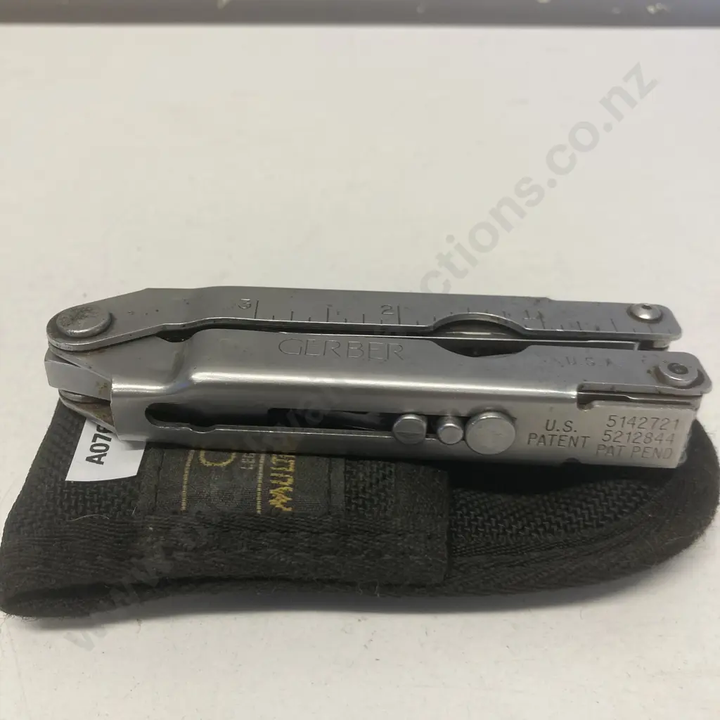 Vintage Gerber Multi-Plier Pocket Tool With Holster Pouch (Made in USA) - 500 Series. Patent 5142721 5212844 Image 1++