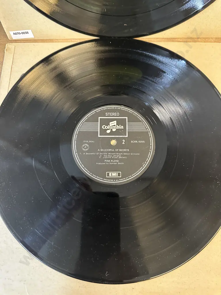 Pink Floyd Vinyl LPs Without Covers - A Saucerful Of Secrets 1968 Columbia SCXM6258 & Ummagumma 1969 Harvest SHDW.1 - NZ Image 1++