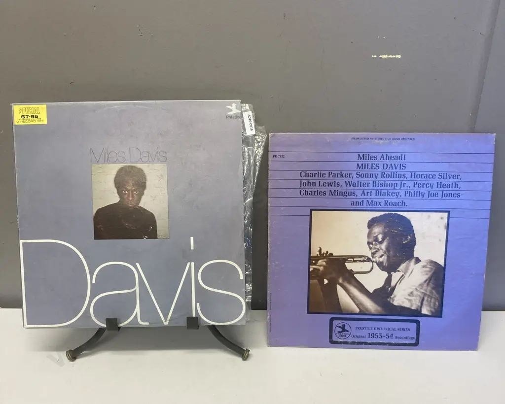 Miles Davis Vinyl LPs– Miles Davis, Prestige - SPR231/2,1972 (Festival NZ) 2 x Vinyl & Miles Ahead! PRST 78221970 US Image 1++