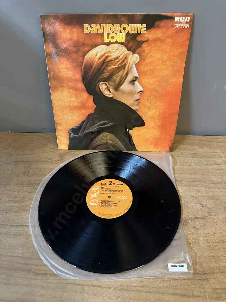 David Bowie - Low Vinyl LP 1977 RCA Victor CPLl-2030 "Made In NZ" Printed On Spine, Printed Inner Sleeve Image 1++