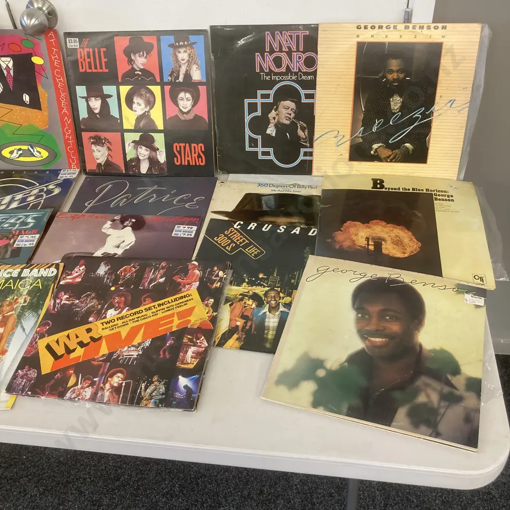 Assorted Vinyl LPs x 24 - Nona Hendrix, George Benson, Floaters, Fifth Dimension, Samantha Fox, The Members Etc Image 1++
