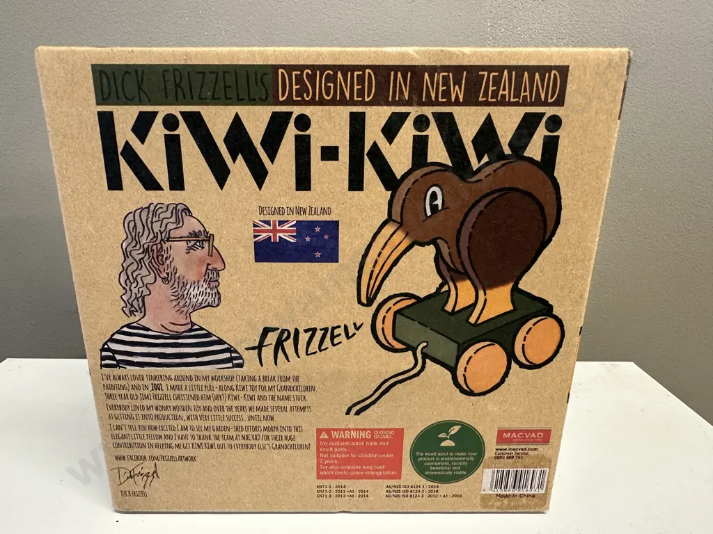 A Kiwi Kiwi Wooden Pull Along by Dick Frizzell - New In Box Image 1++