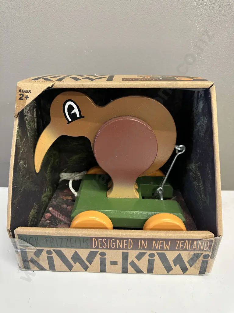 A Kiwi Kiwi Wooden Pull Along by Dick Frizzell - New In Box Image 1++