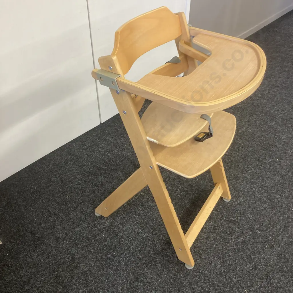 Dorel Adjustable Height Wooden Highchair Image 1++