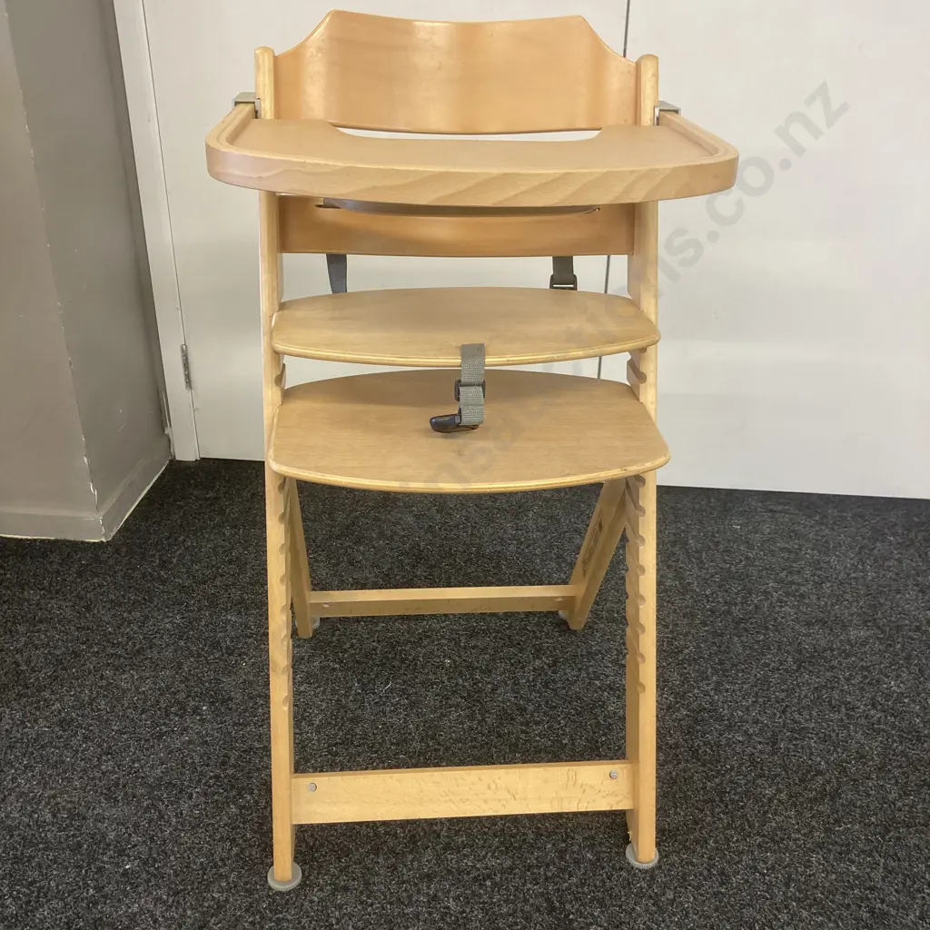 Dorel Adjustable Height Wooden Highchair Image 1++