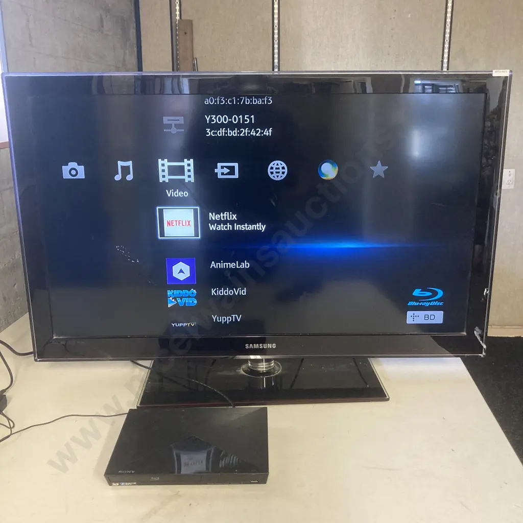 Samsung LA40C550 40" Multi-System LCD TV & Sony Blu-Ray Disc / DVD Player BDP-S5200. With Remote Controls Image 1++