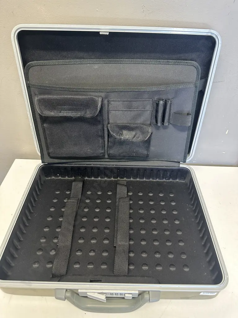 Vintage Hardshell Briefcase With Combination Lock Image 1++
