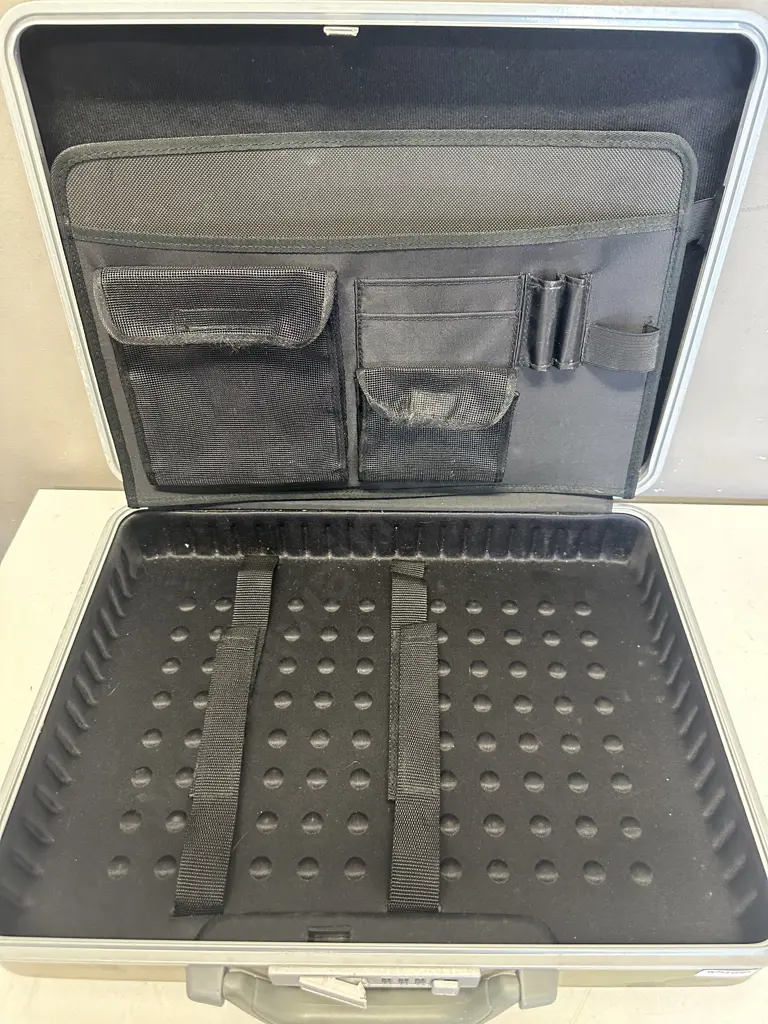 Vintage Hardshell Briefcase With Combination Lock Image 1++