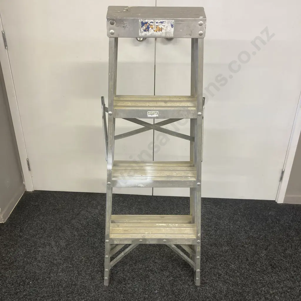 Rhino Aluminium Industrial Double Sided Stepladder, 4' 120Kg Image 1++