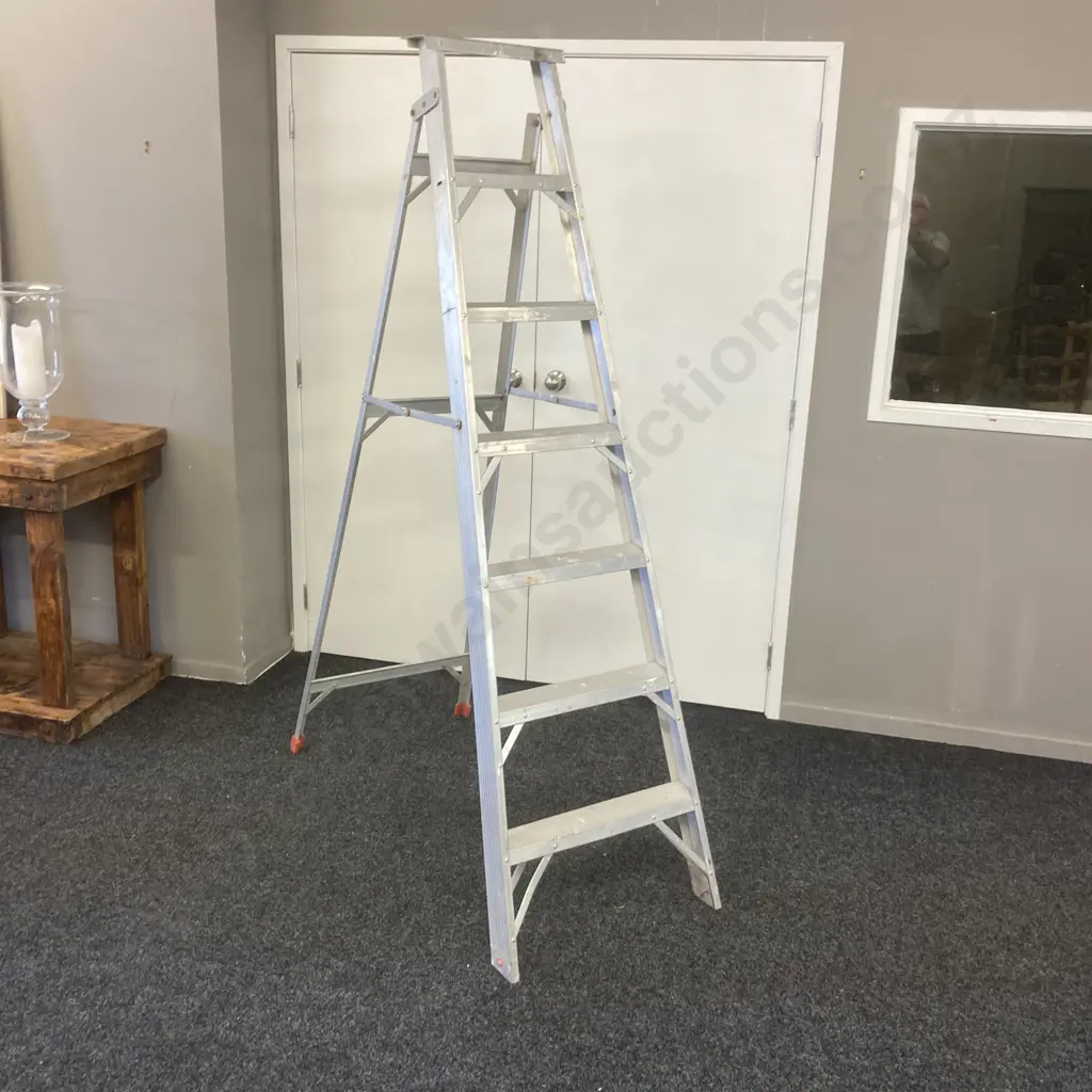 6 Tread Aluminium Ladder, 204cm Image 1++