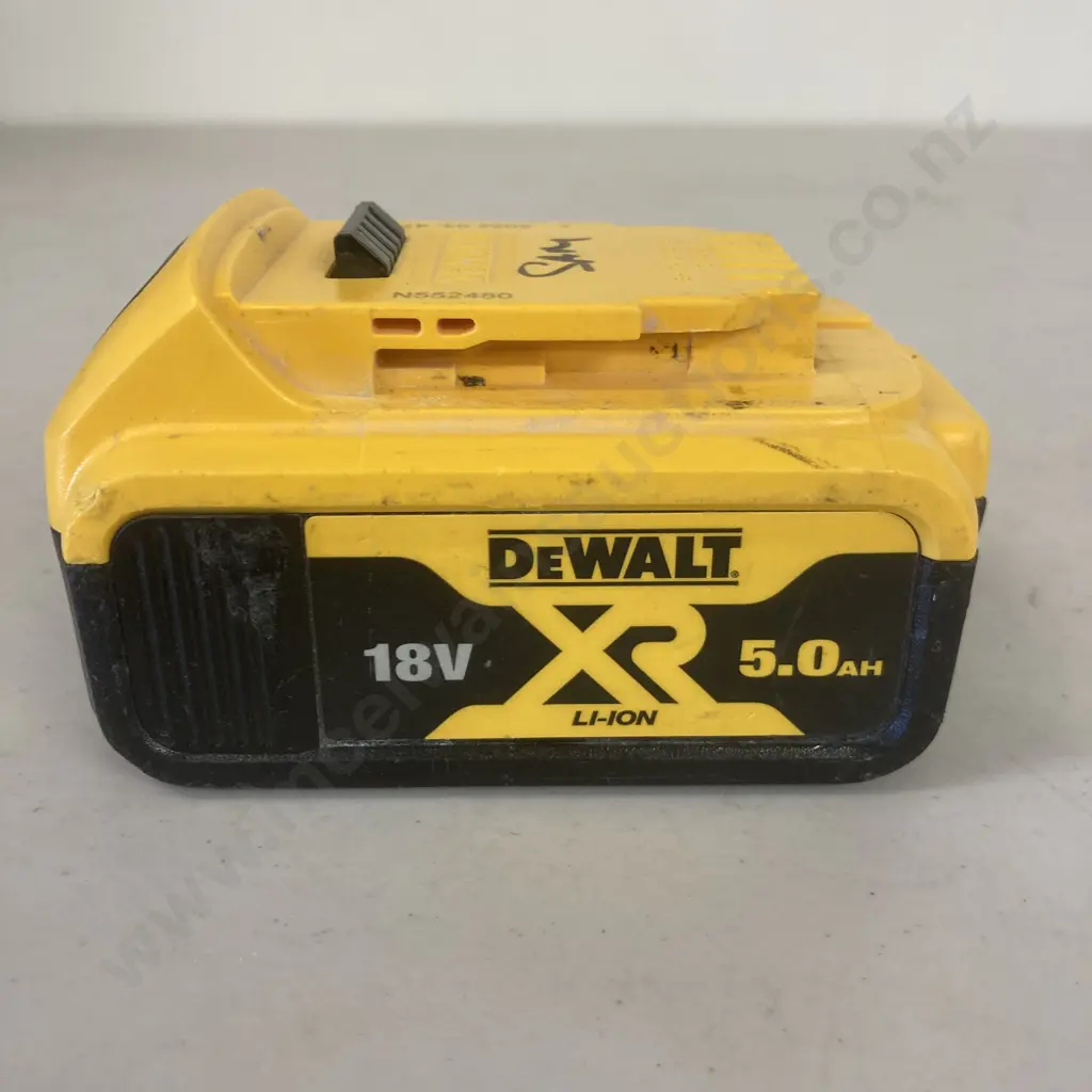 DeWALT 18V 5.0AH XR Li-ion Battery - DCB184-XE Image 1++